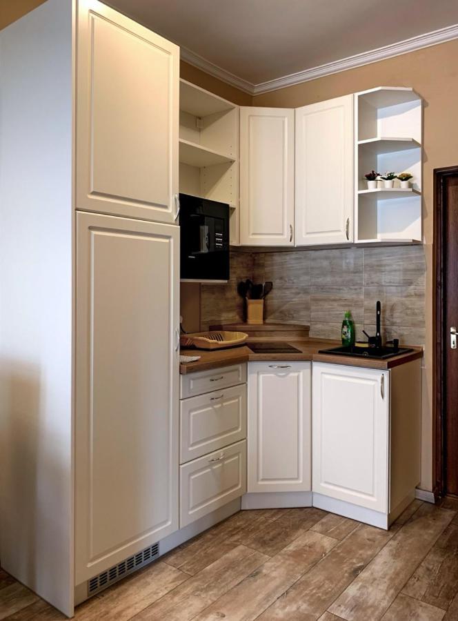 Апартаменты Hanna Apartman Балатонлелле Экстерьер фото