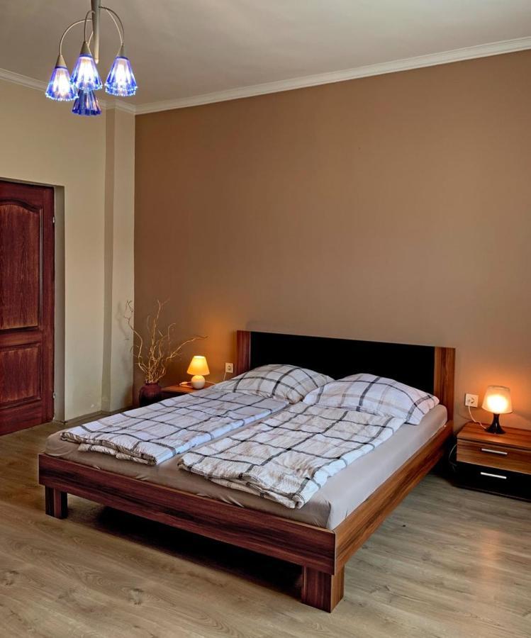 Апартаменты Hanna Apartman Балатонлелле Экстерьер фото
