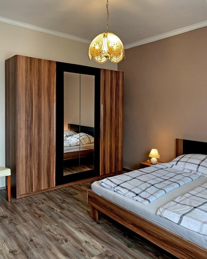 Апартаменты Hanna Apartman Балатонлелле Экстерьер фото